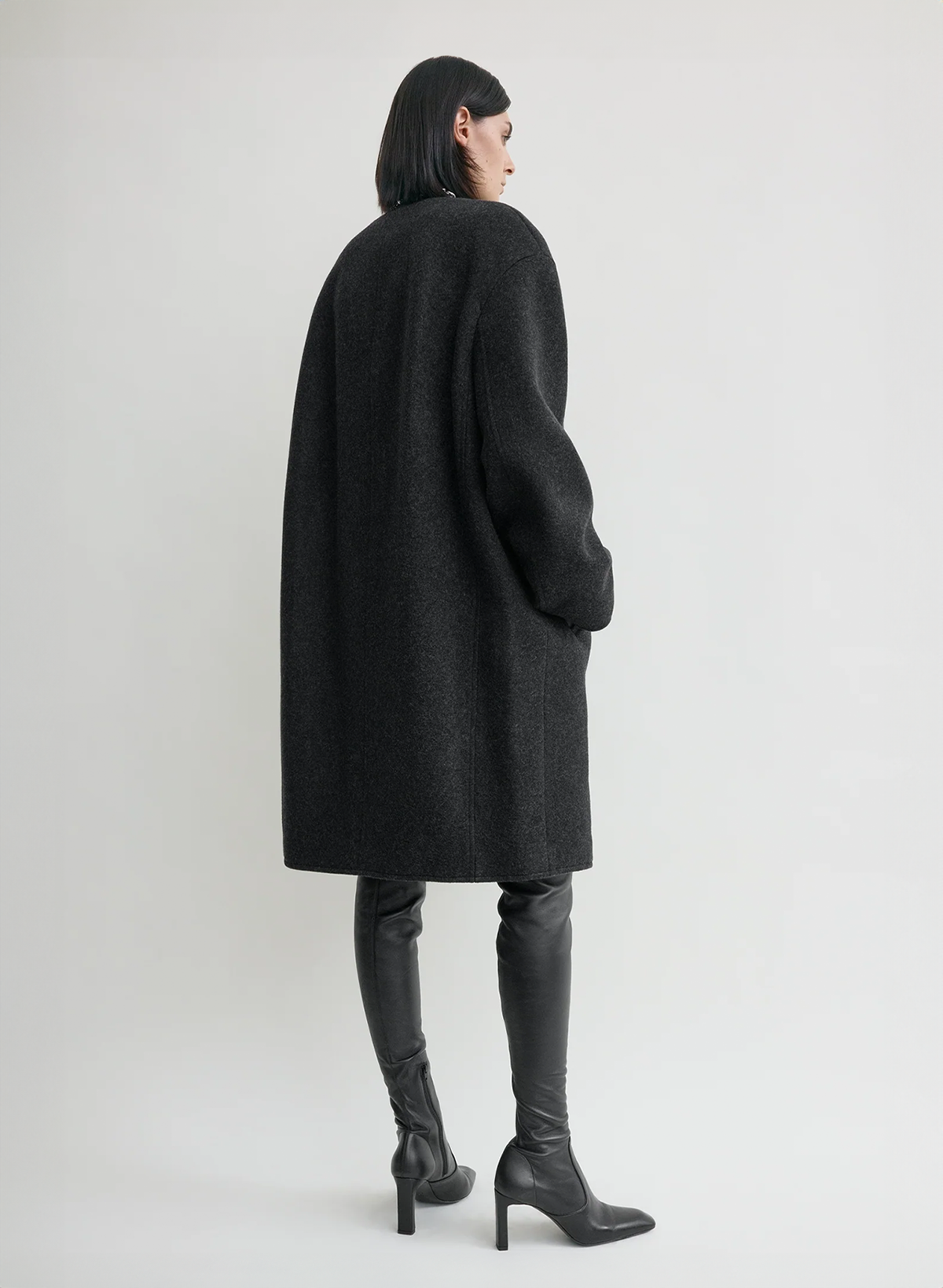 Obscura Minimal Wool Coat