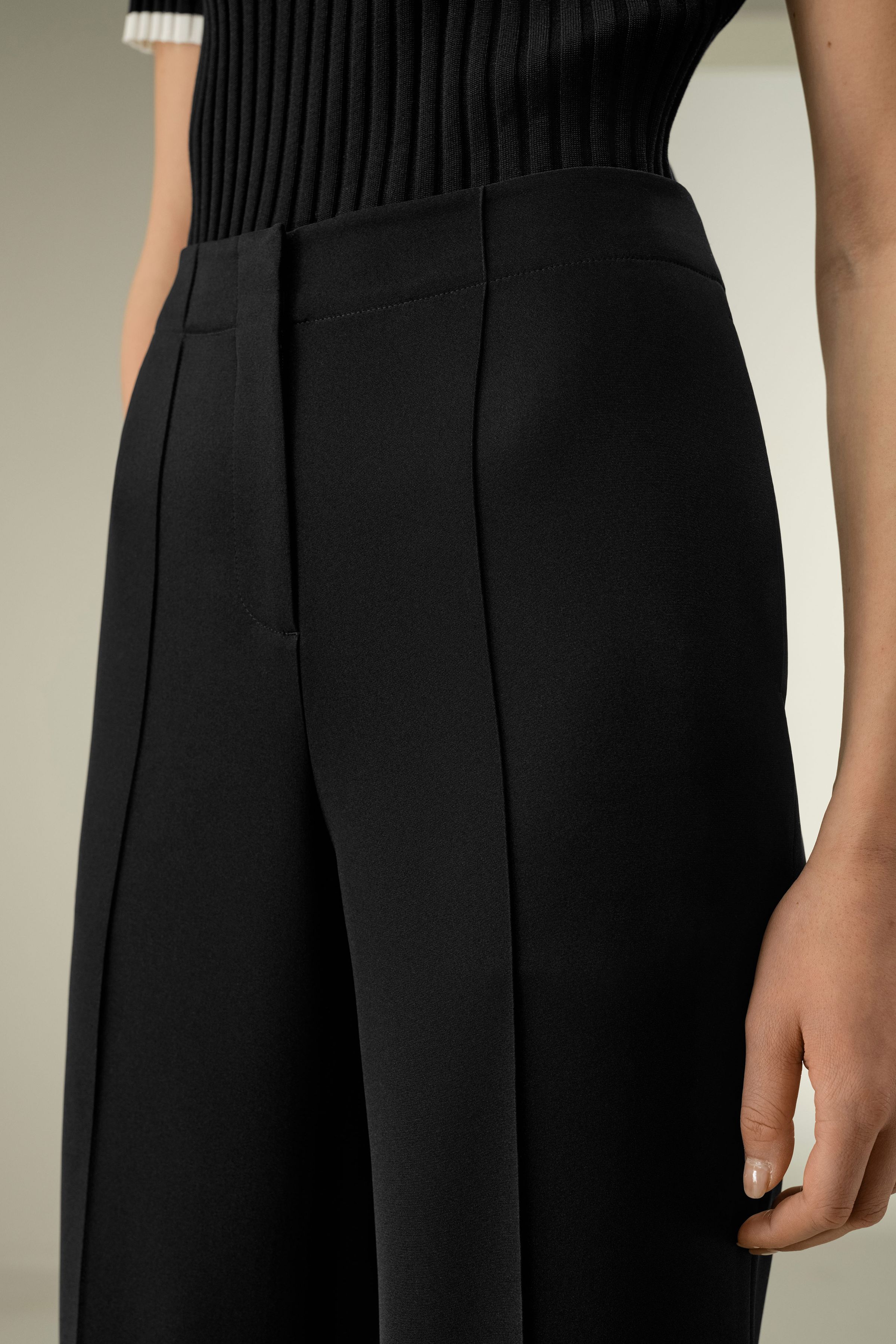 Minimalist Silk Crêpe Pant