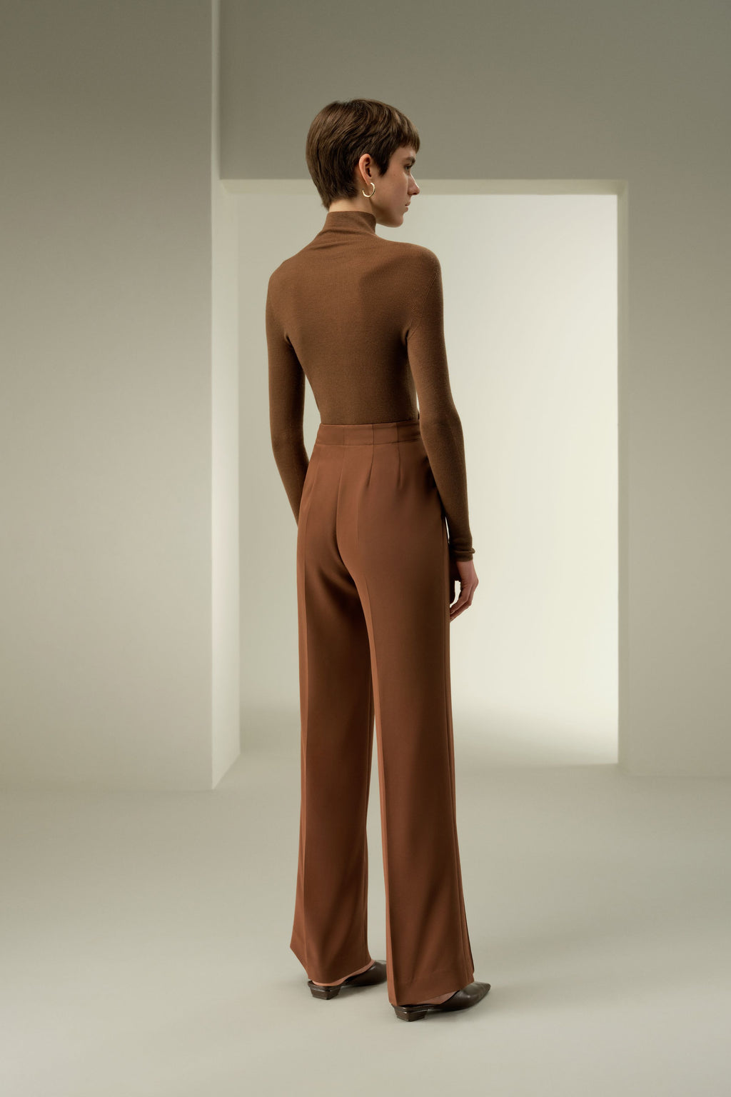 Minimalist Silk Crêpe Pant