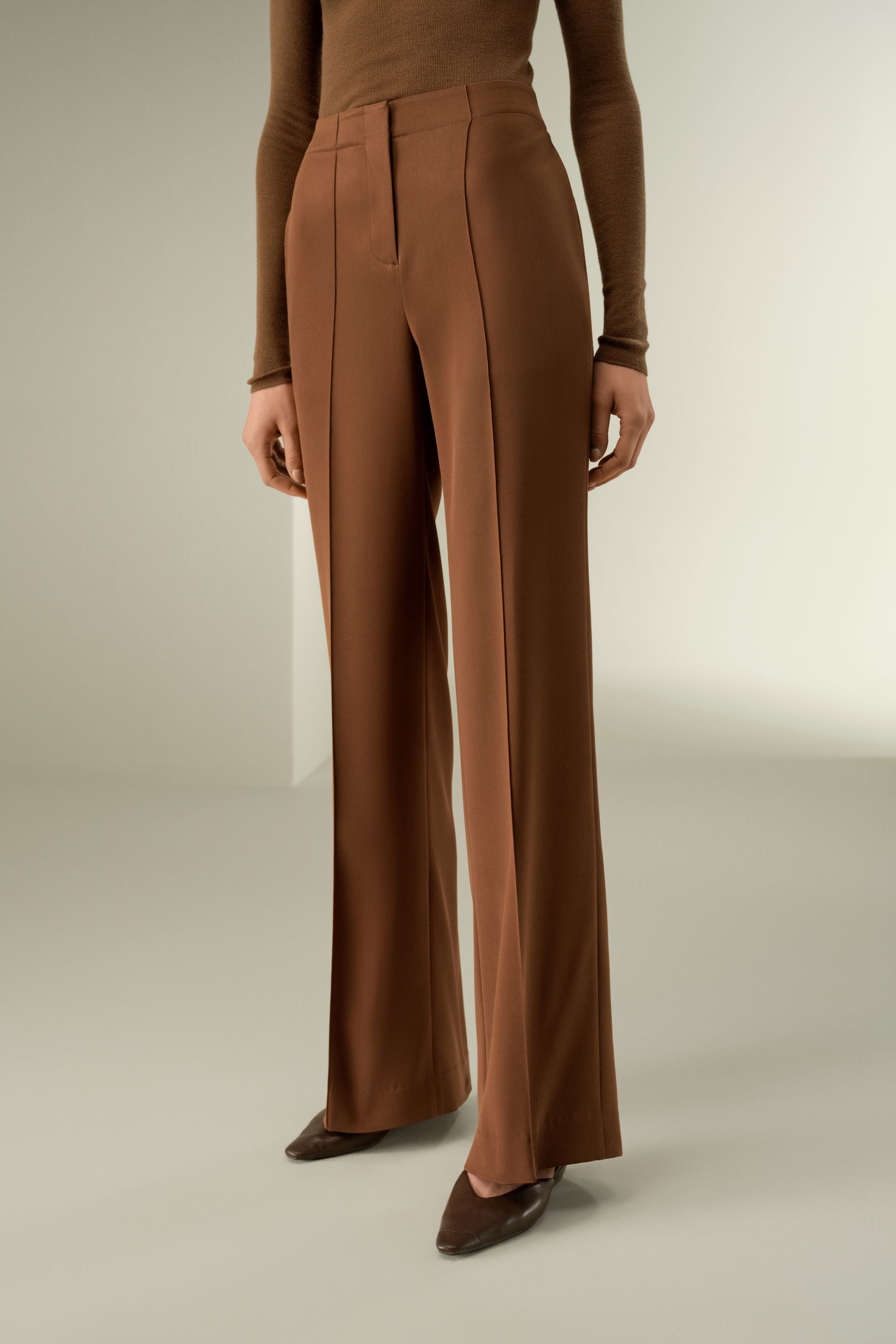 Minimalist Silk Crêpe Pant