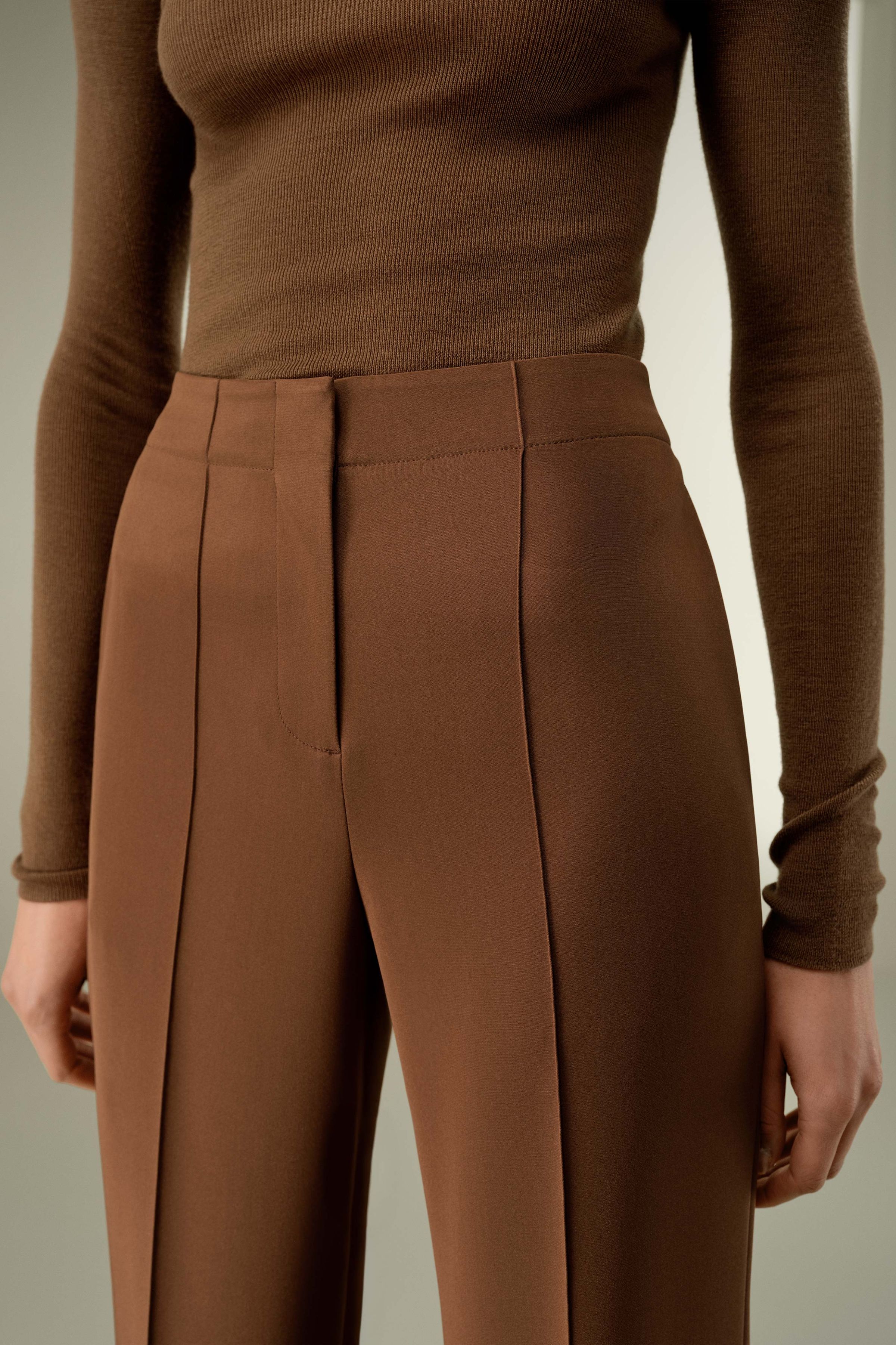 Minimalist Silk Crêpe Pant