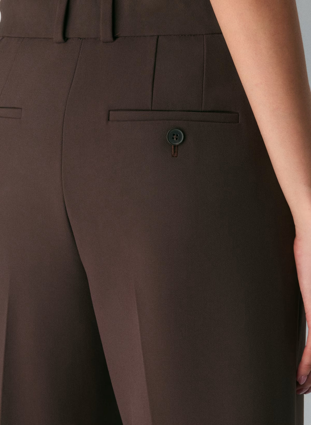 New Agency Pant - (Re)ssential