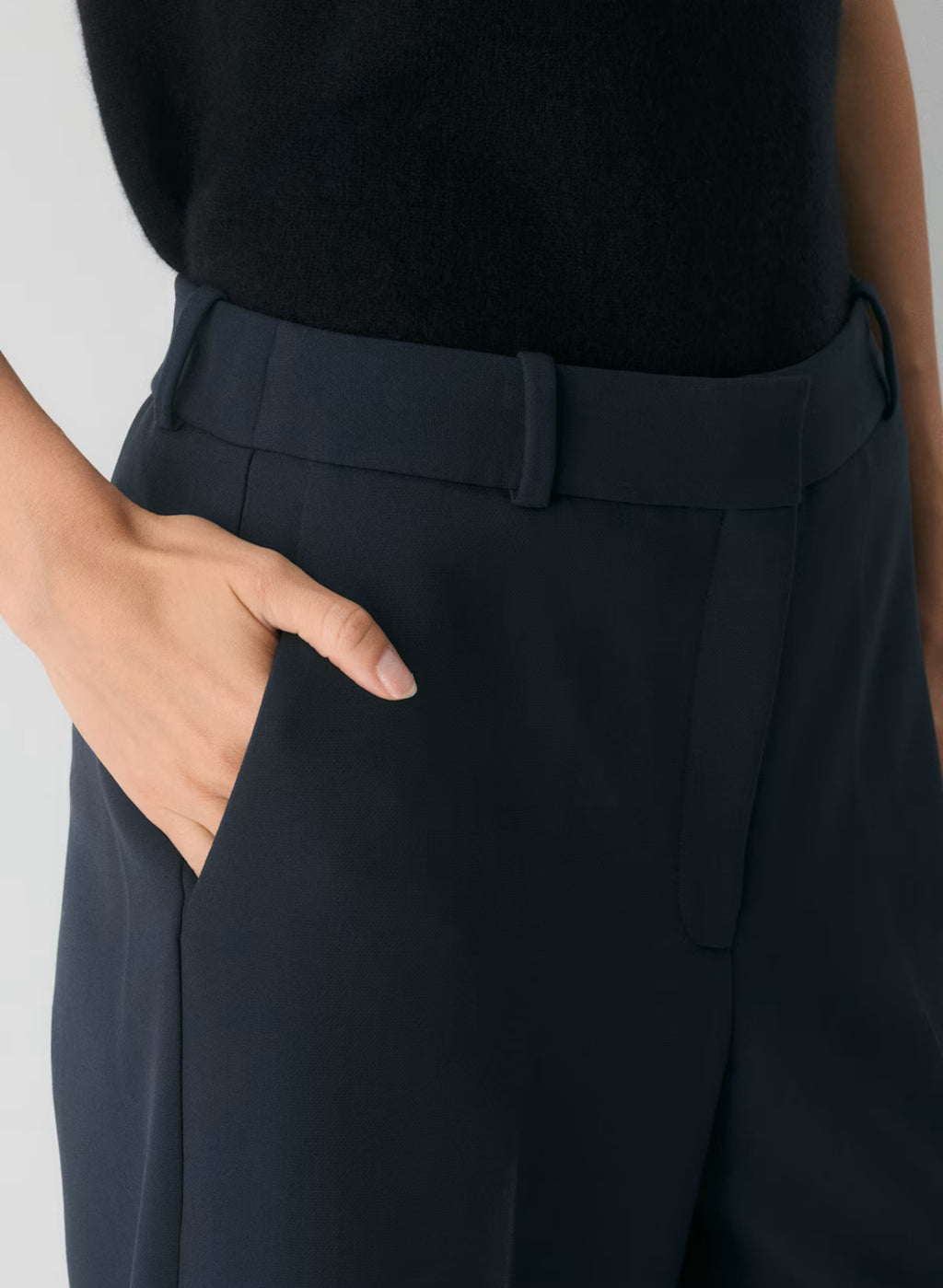 New Agency Pant - (Re)ssential