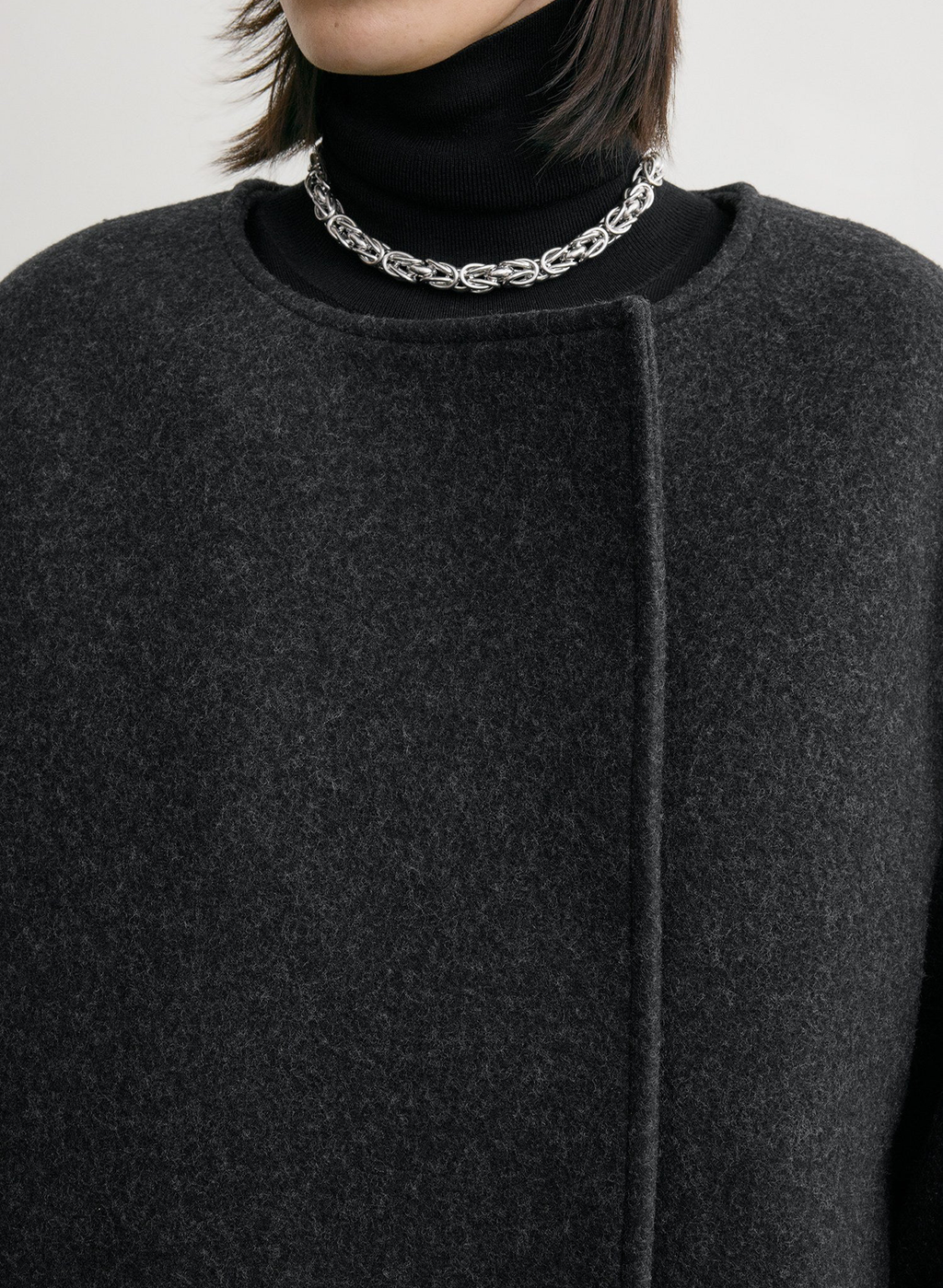 Obscura Minimal Wool Coat