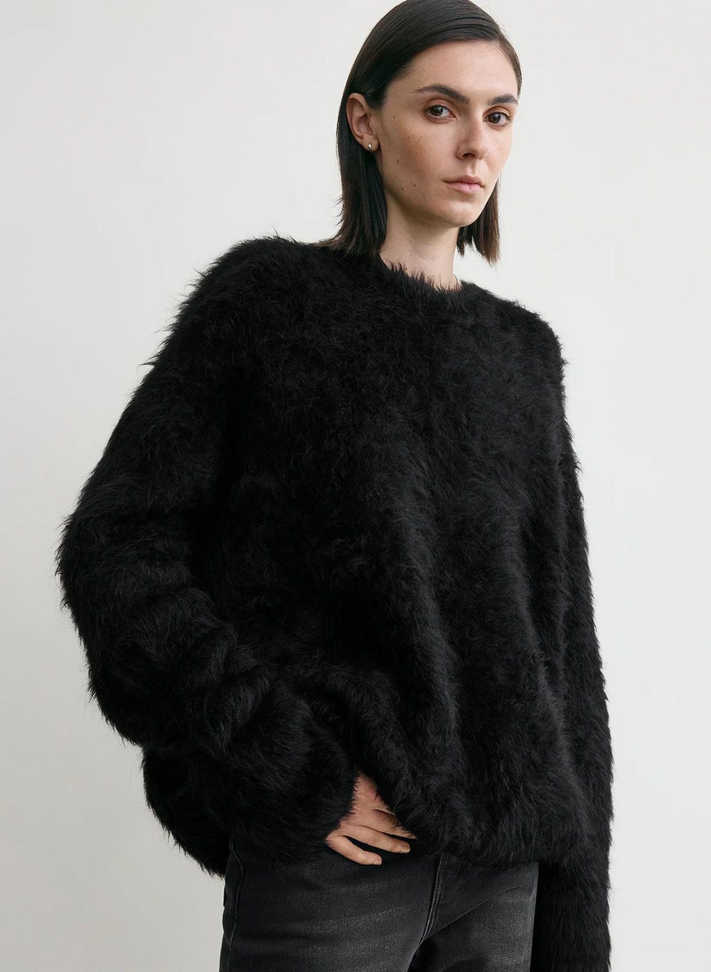 Boxy alpaca knit black