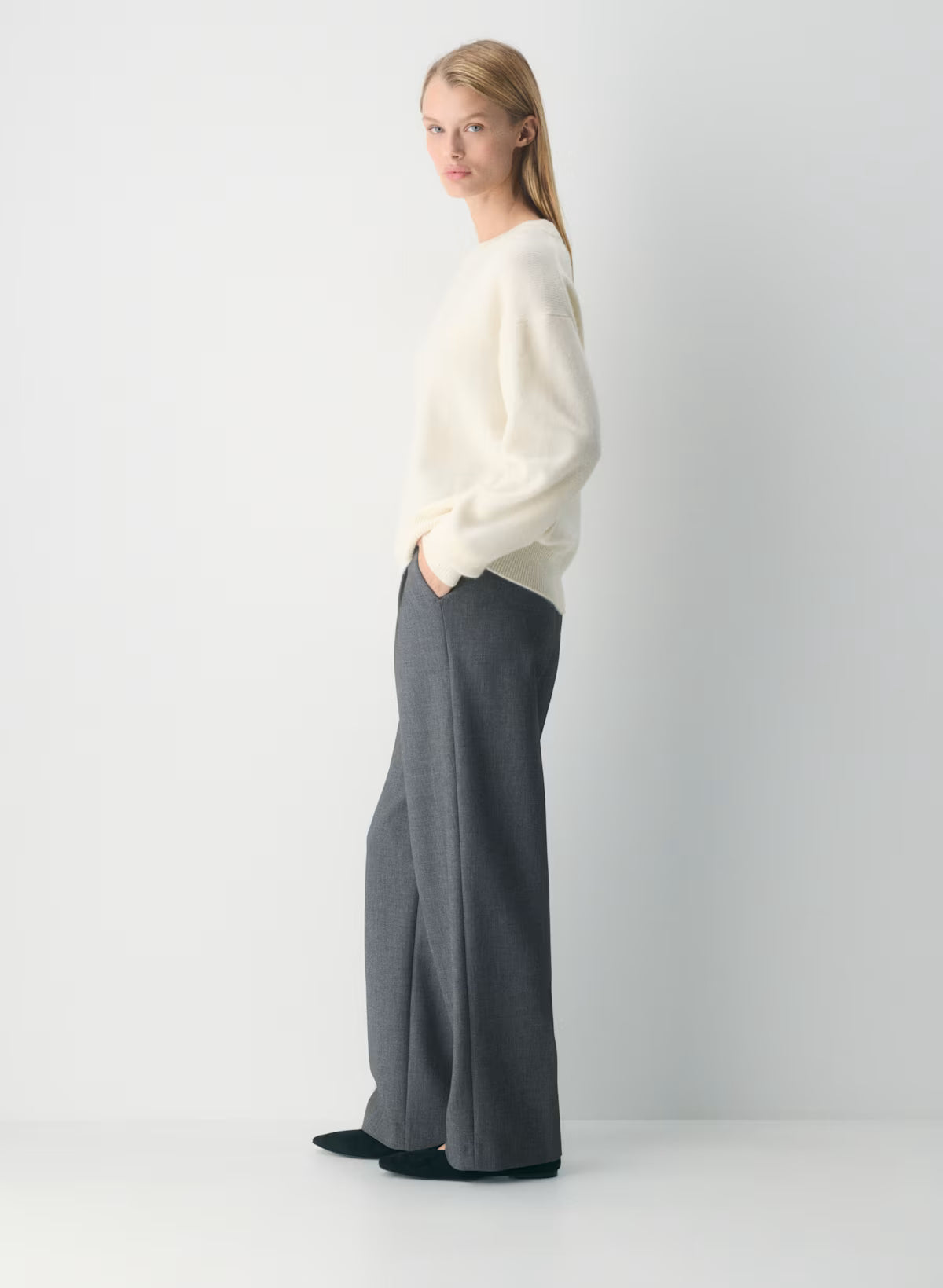 Essential Cashmere Relaxed Crew Sweater