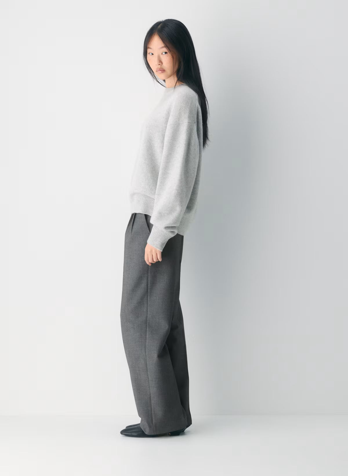 Essential Cashmere Relaxed Crew Sweater