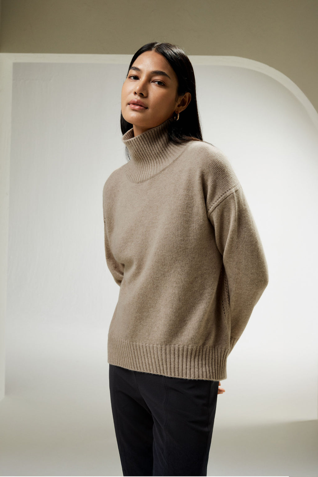 Turtleneck Relaxed-Fit Cashmere Sweater