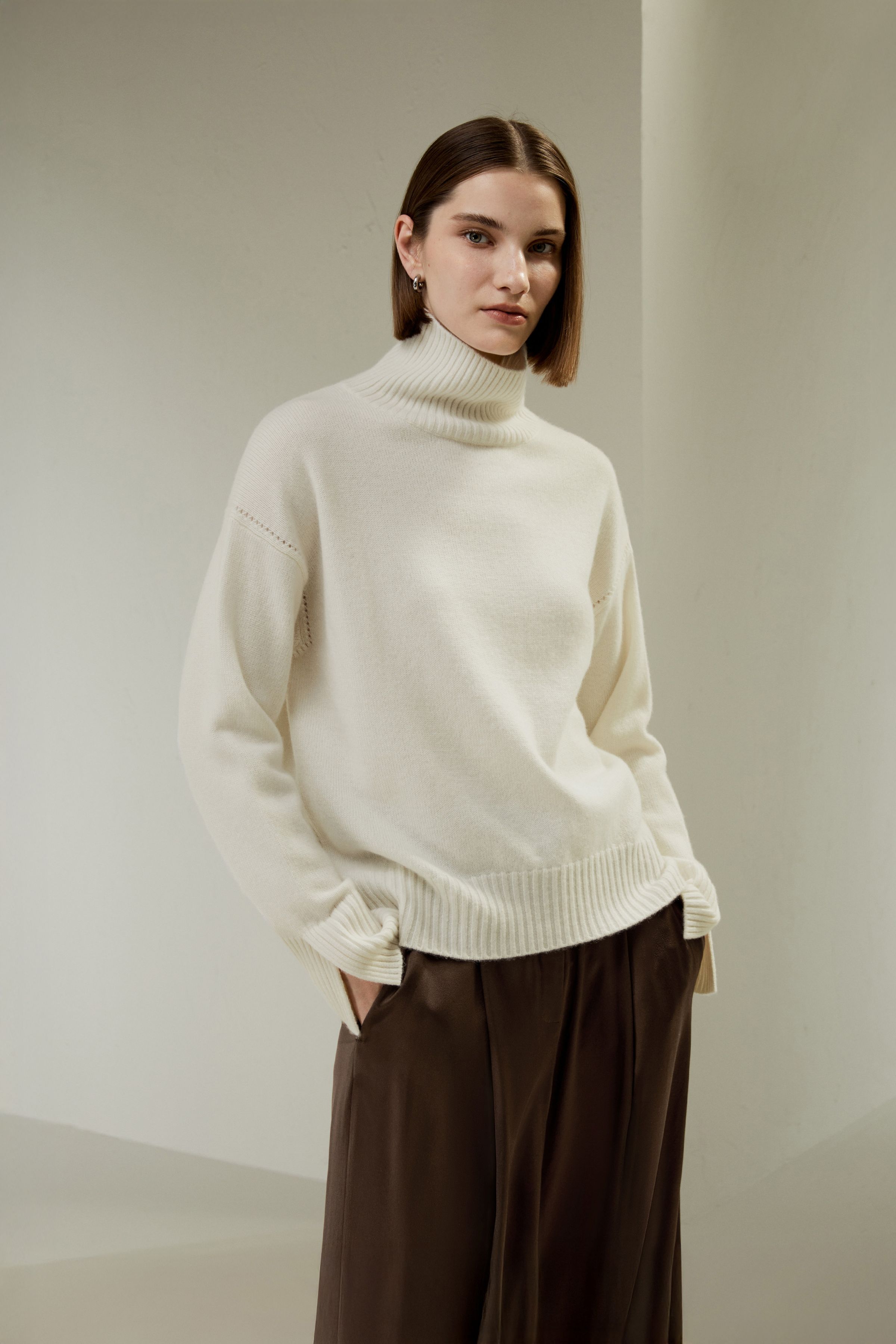 Turtleneck Relaxed-Fit Cashmere Sweater