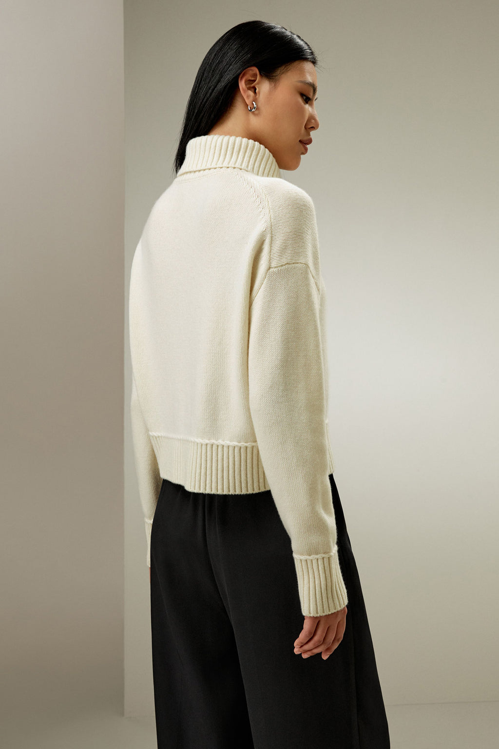 Relaxed Fit Wool-Cashmere Blend Sweater