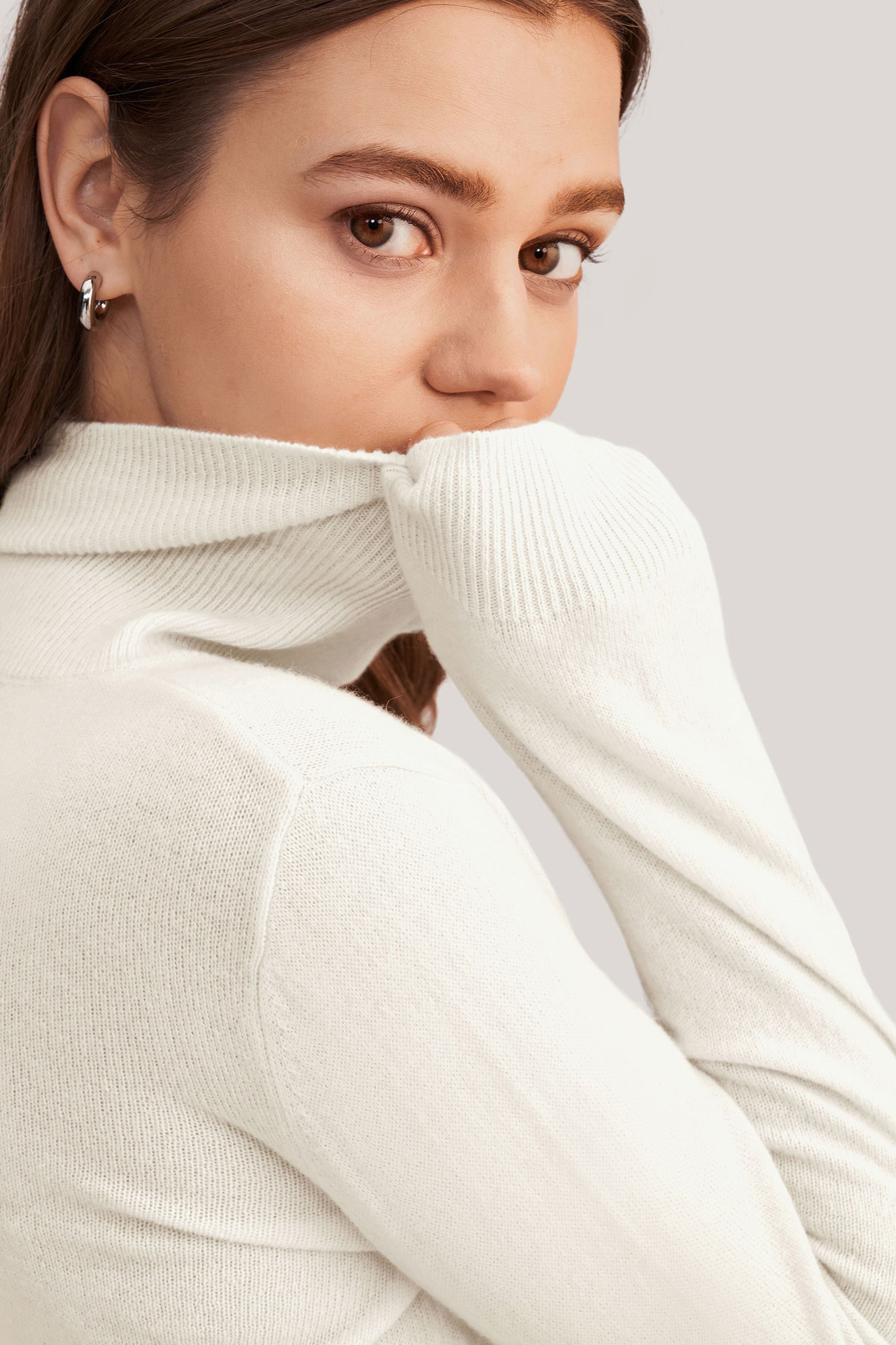 Pure Cashmere Turtleneck Sweater